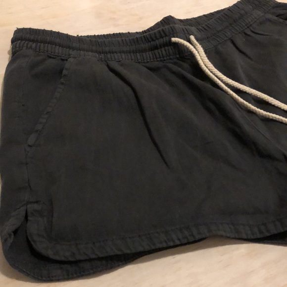 NEW WITH TAGS — American Eagle soft shorts with pockets. - Picture 2 of 7